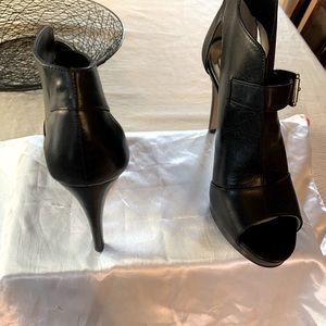 Michael Kors Isabella black leather buckle bootie. Size 8M. Excellent condition!